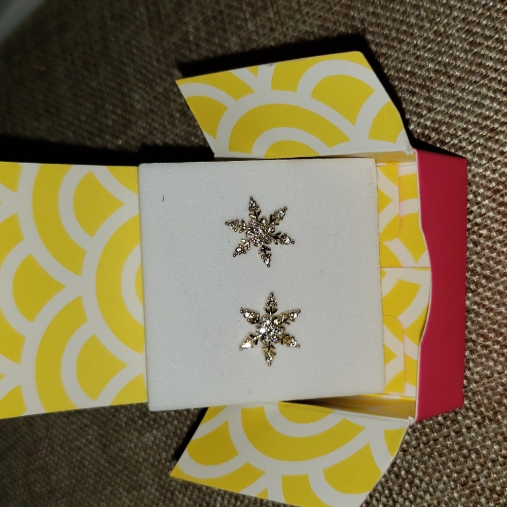 Origami Owl snowflake earrings